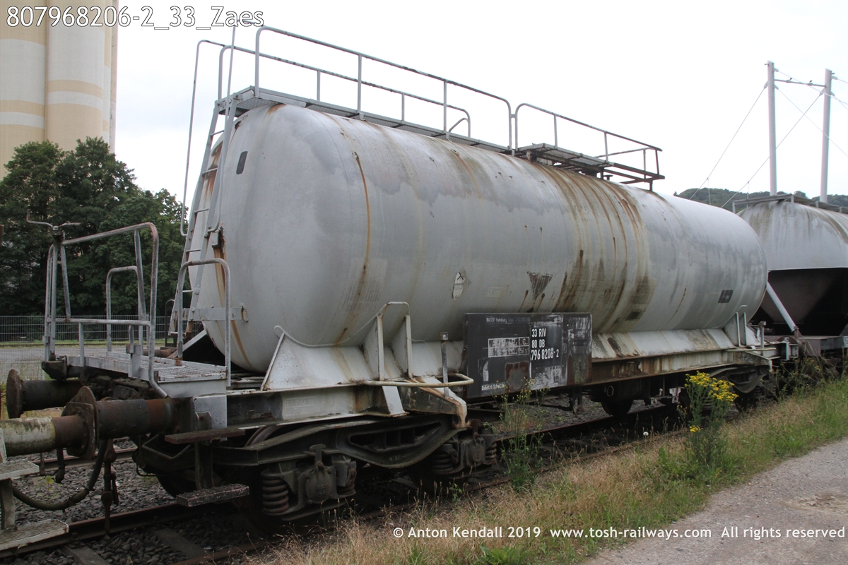 807968206-2_33_Zaes.JPG
